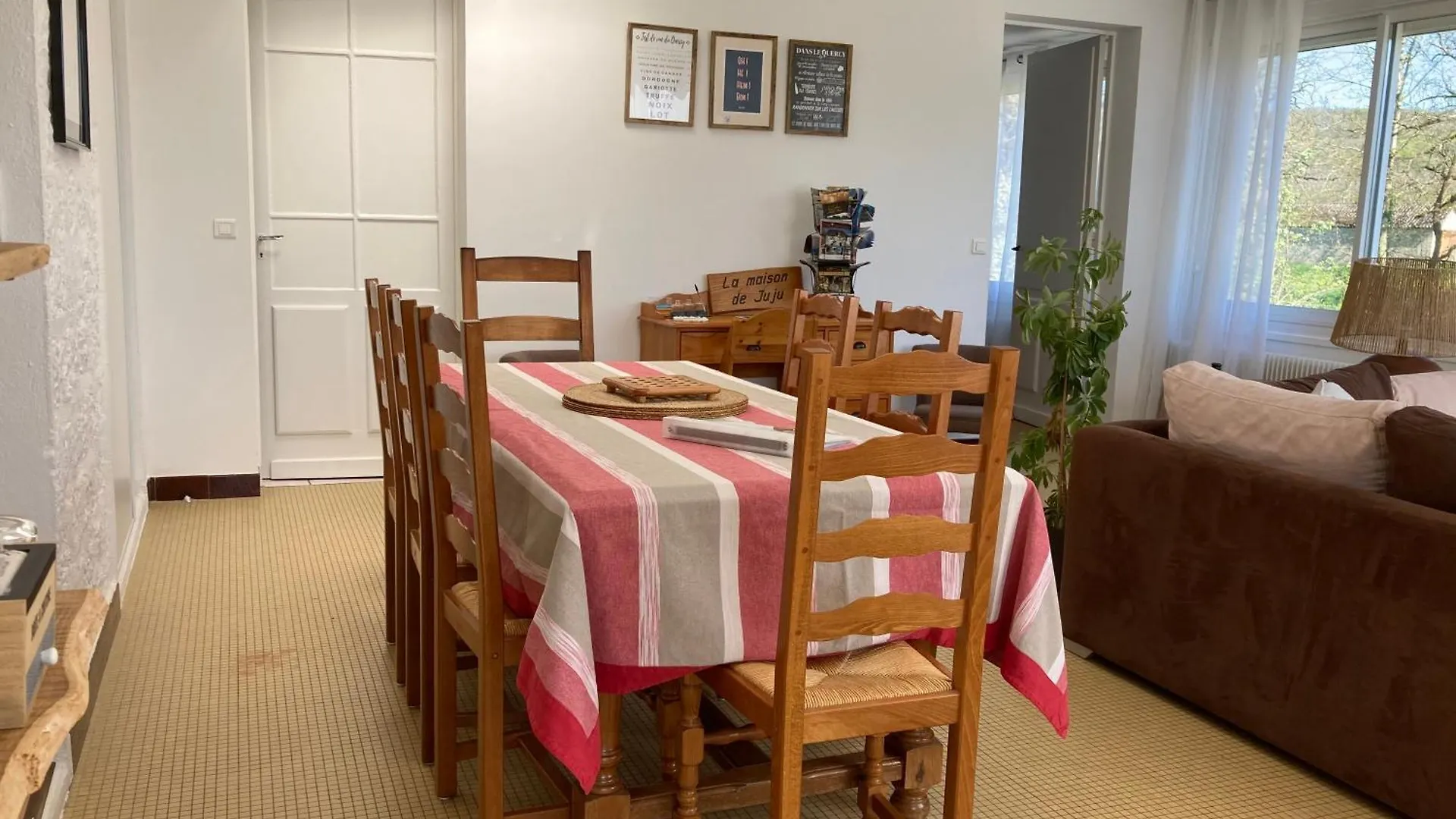 Gite La Maison De Juju Lacave  0*, Lacave (Lot)